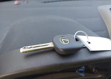 2001 Lexus Is 300 from USA, damaged, VIN JTHBD182010001321